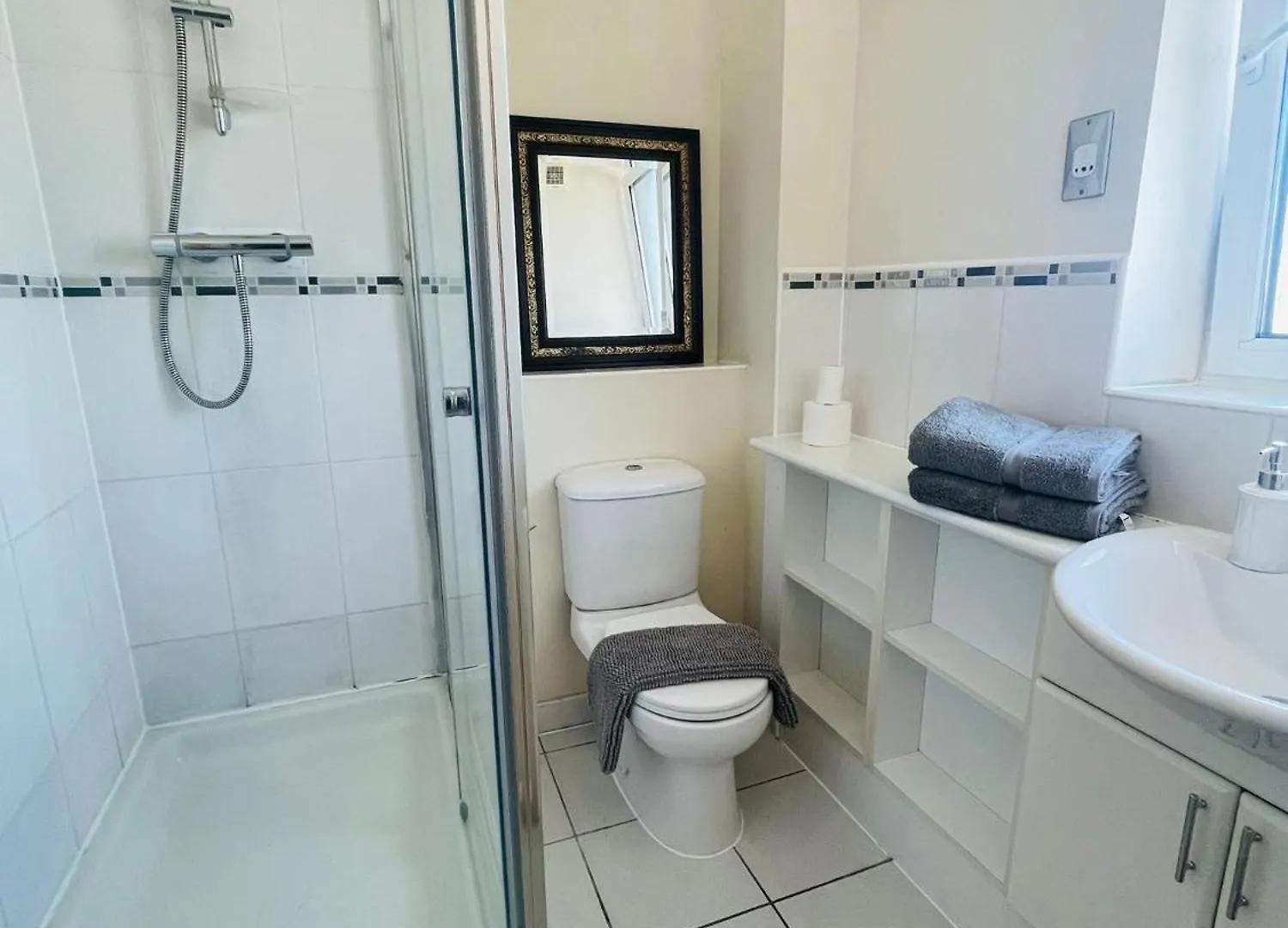 Brighton Breeze 4Br & Rooftop 펜션